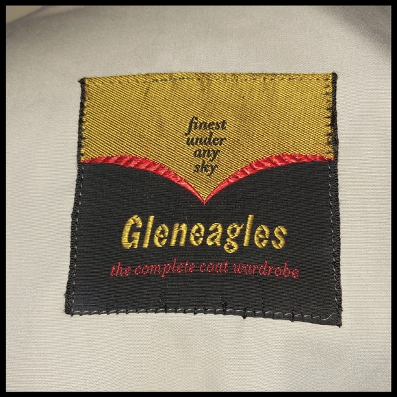 Vintage Trench Coat, Size 42 - Picture 8 of 9